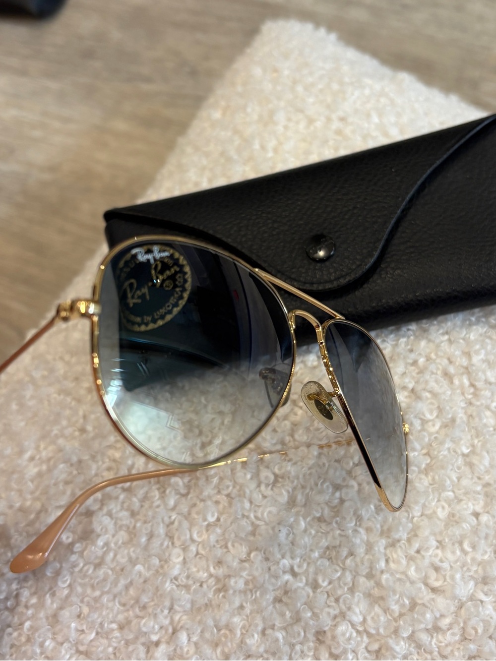 Ray-Ban Aviator Sunglasses - Gold Frame with Gradient Gray Lenses